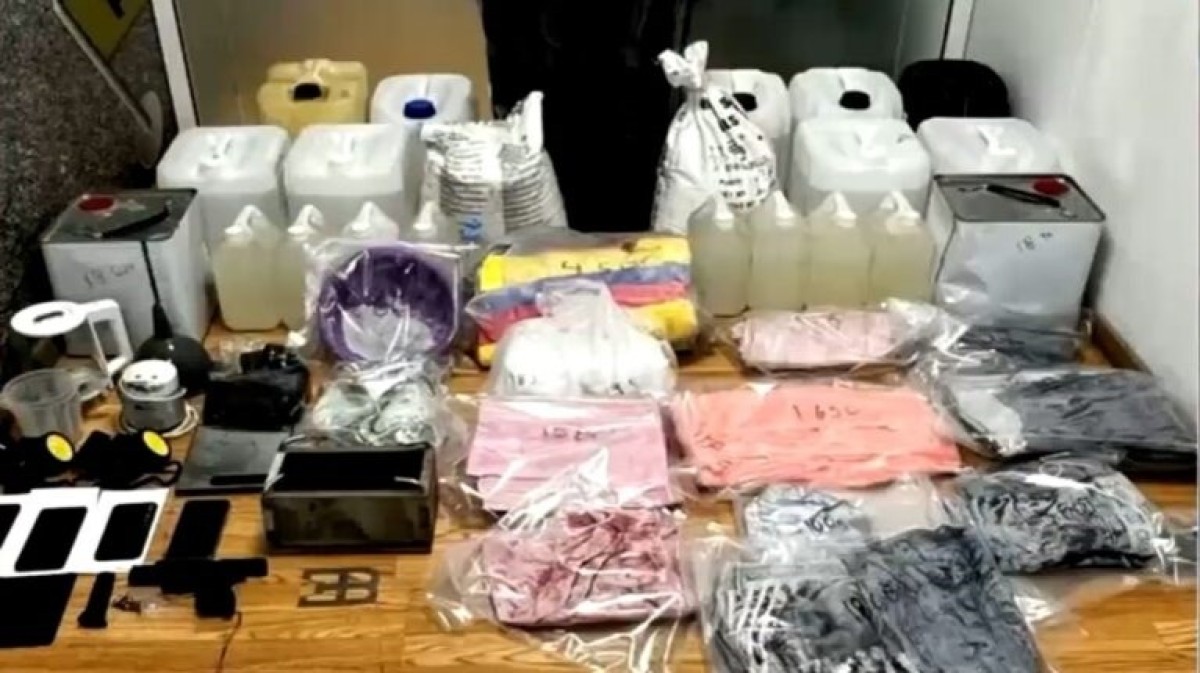 Κοκαΐνη «με το μέτρο»: «Υψηλή ραπτική».... από το Εκουαδόρ με κοκαΐνη εμποτισμένη σε ρούχα- Κατασχέθηκαν 17 κιλά στο Μενίδι  