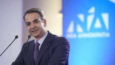 Δύο μέτρα και δύο σταθμά από την κυβέρνηση Μητσοτάκη: Επιθετικός στο Δημόσιο αλλά διαλλακτικός με την Άγκυρα - Η στάση του προκαλεί εύλογα ερωτηματικά