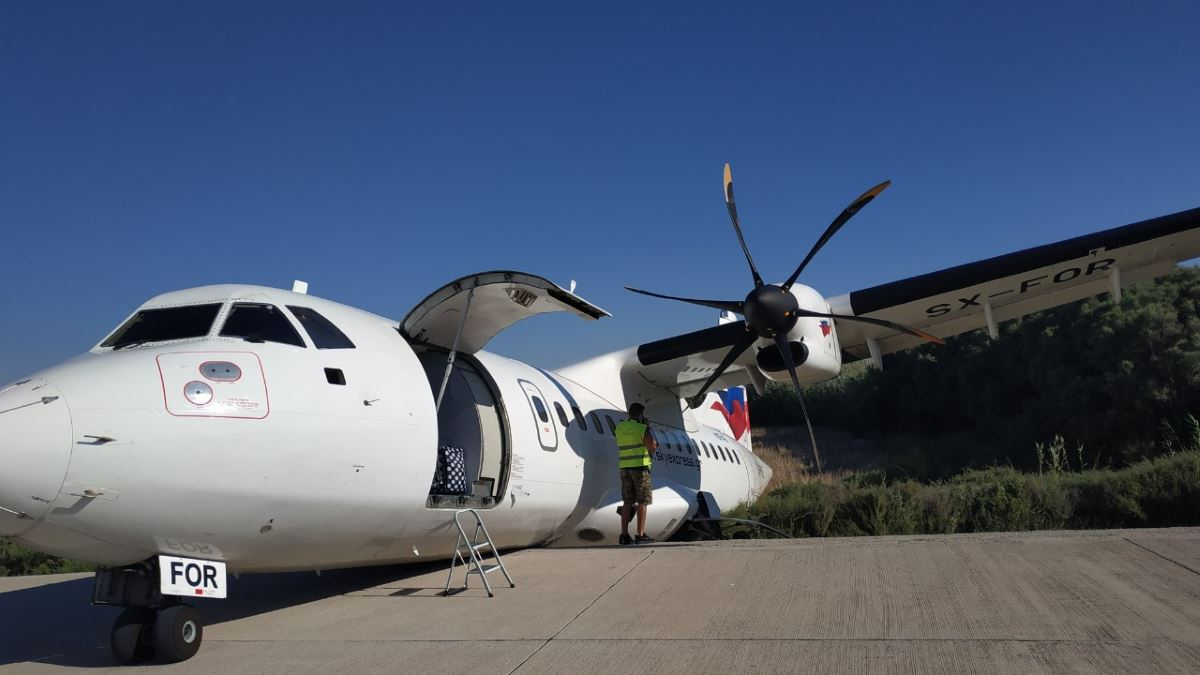 Ελλάδα 2.0 : Το αεροδρόμιο της Νάξου χωρίς φωτισμό από τον Μάρτιο – Τουλάχιστον έχουμε… φορητά φώτα για τις αεροδιακομιδές!