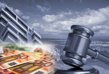 Μια Βρετανίδα που ζει στο νησί της Ρόδου από το 2007, αγόρασε μια ημιτελή κατοικία, την ολοκλήρωσε με δάνειο από ελληνική τράπεζα, το οποίο και αποπλήρωσε μέχρι τέλους, και προ ημερών της έγινε γνωστό, ότι το ακίνητο δεν της ανήκει, μετά από πλειστηριασμό… λόγω οφειλών που δεν είχε.