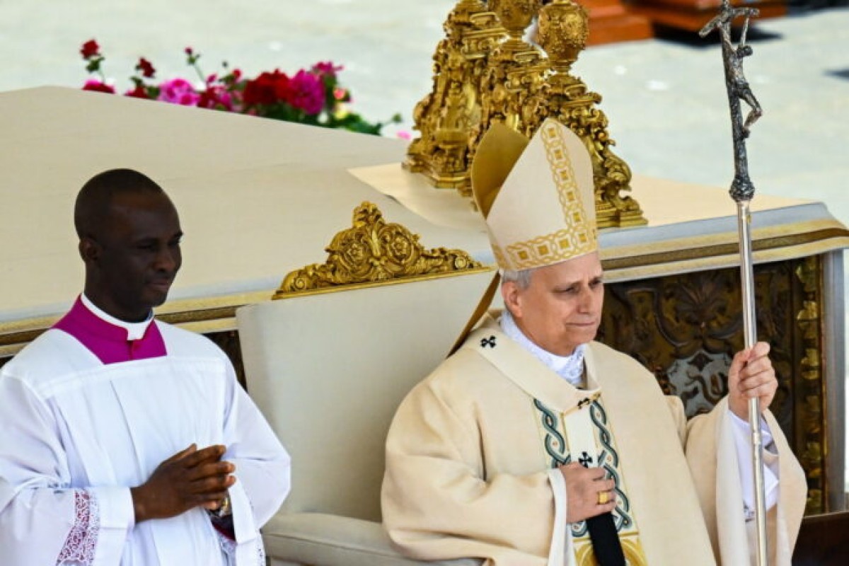 Ιστορική στιγμή στο Βατικανό: Ο πρώτος Αμερικανός Πάπας δίνει ισχυρό μήνυμα ενότητας μπροστά σε χιλιάδες πιστούς