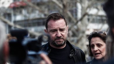 Οργή Πλακιά για την προανακριτική: «Εδώ δυστυχώς το όνομα του καθενός έχει μεγαλύτερη βαρύτητα από τον θάνατο 57 αθώων ψυχών»