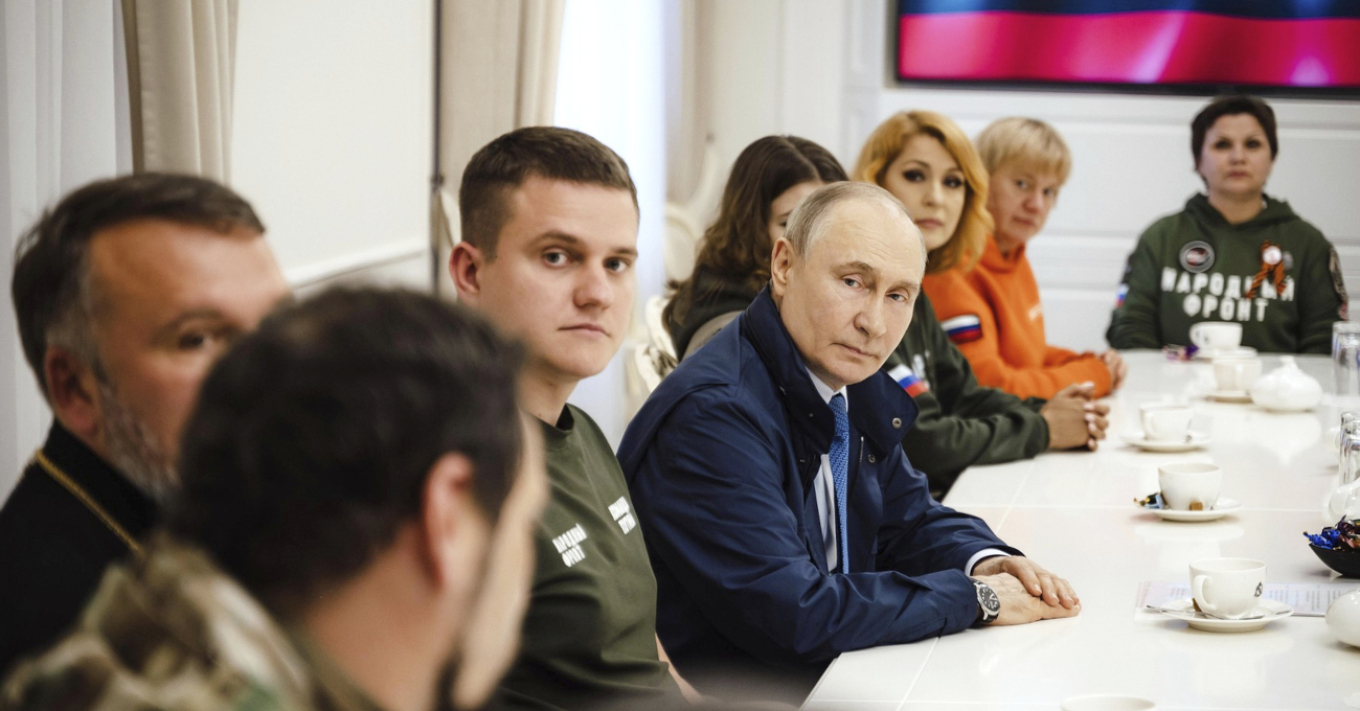 Εκτοξεύει "δηλητηριώδη βέλη" ο Πούτιν στο Κουρσκ: «Οι Ουκρανοί είναι νεοναζί βλάκες – Δεν θα κέρδιζαν ούτε διαγωνισμό ηλιθιότητας»