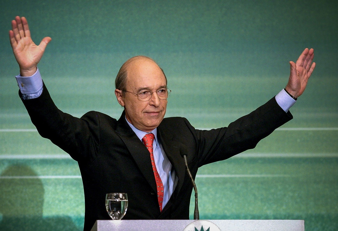 Κεραυνός προκάλεσε πυρκαγιά στην εξοχική κατοικία του Κώστα Σημίτη στους Αγίους Θεοδώρους