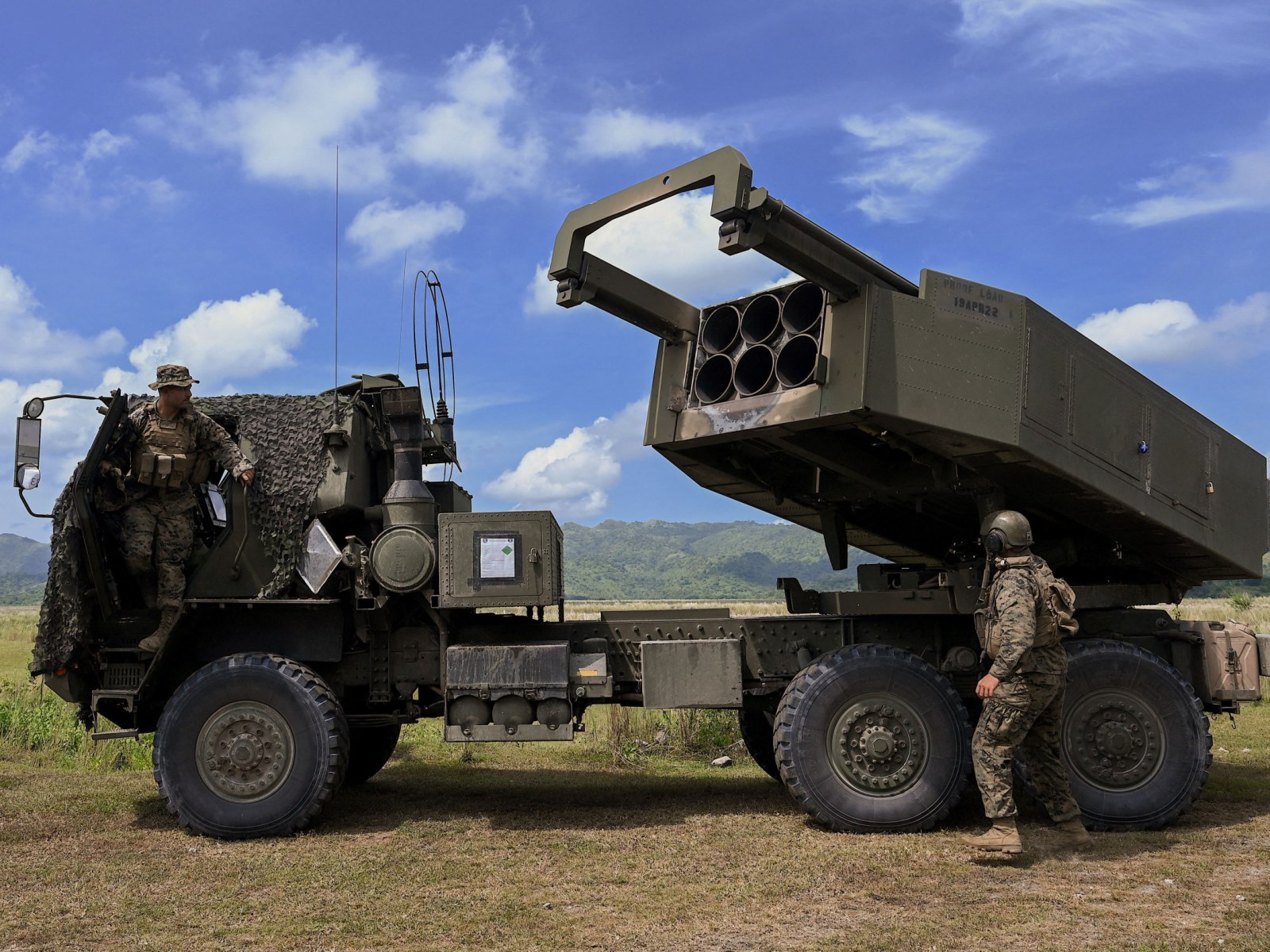 Ζελένσκι σε διπλό ρόλο: Από τη ρητορική της ειρήνης στις πυραυλικές επιθέσεις – Τρεις τραυματίες άμαχοι στο Κουρσκ λίγες ώρες πριν από υποτιθέμενη κατάπαυση του πυρός