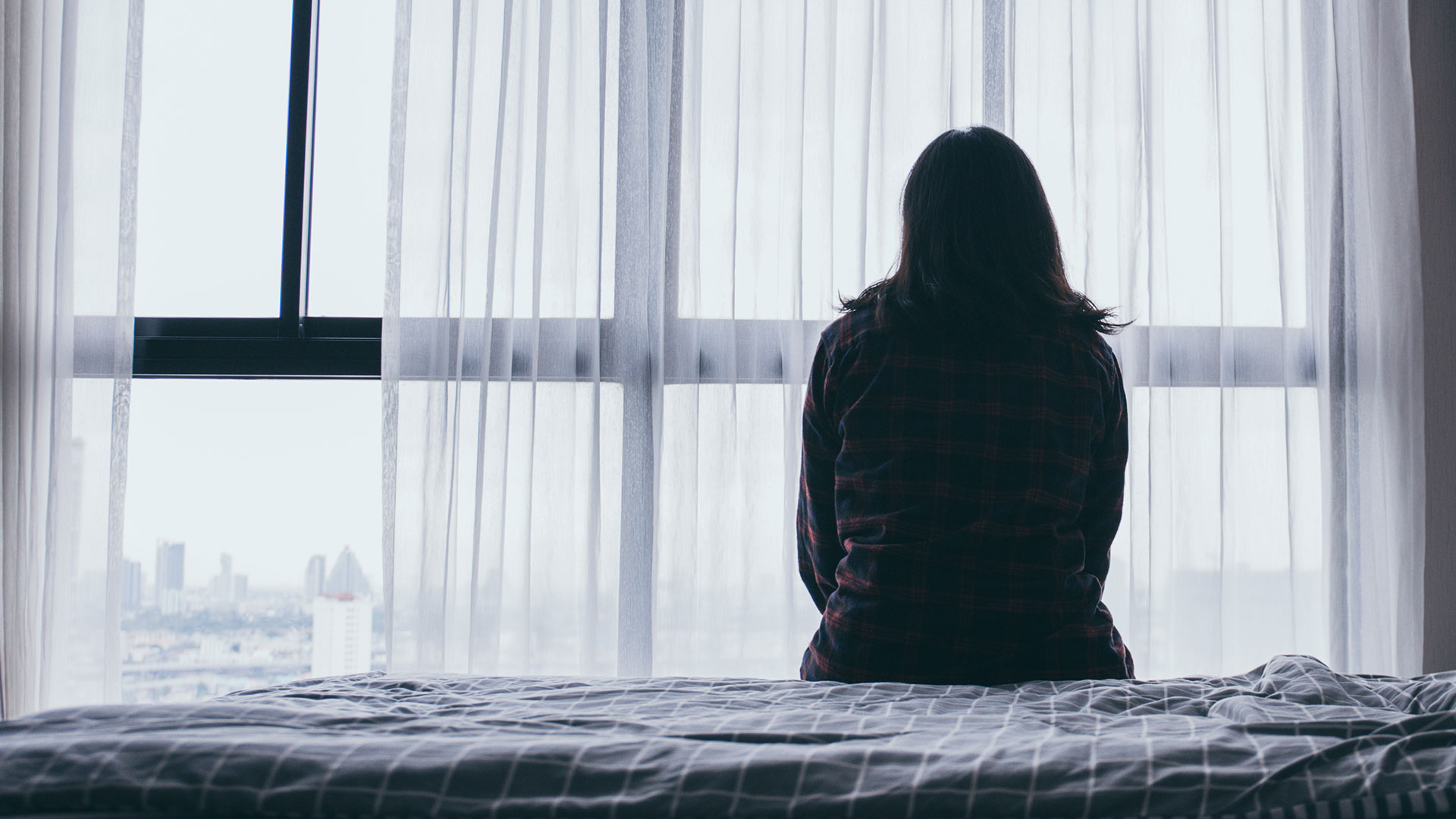 Στη φυλακή 47χρονη μητέρα στη Θεσσαλονίκη – Κατηγορείται, μαζί με τον σύζυγό της, για τον βιασμό των ανήλικων παιδιών τους