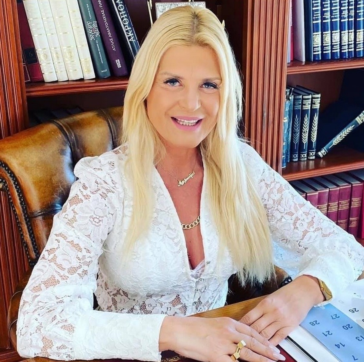 Σε μια δυσάρεστη και ανησυχητική εμπειρία βρέθηκε πρόσφατα η γνωστή Μαρίνα Σταυράκη, η οποία έπεσε θύμα ληστείας εντός της οικίας της