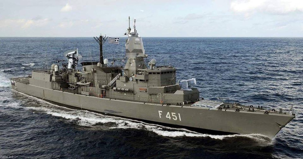Στα ανοικτά της Λιβύης βρίσκεται ήδη η πρώτη ελληνική φρεγάτα τύπου «Έλλη», στο πλαίσιο της ενίσχυσης της παρουσίας του Πολεμικού