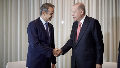 Στο περιθώριο της Συνόδου του ΝΑΤΟ στη Χάγη, ο Πρωθυπουργός Κυριάκος Μητσοτάκης είχε μια σύντομη, συνομιλία με τον Πρόεδρο