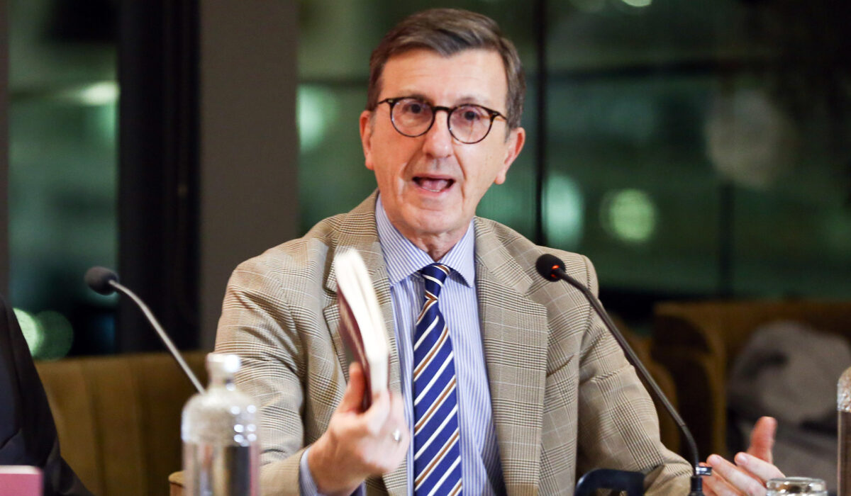 Αρνείται τα πάντα τώρα ο Πορτοσάλτε: «Δεν είπα ποτέ πατσαβούρα τη σημαία της Παλαιστίνης»- «Δολοφονία χαρακτήρα αυτό που κάνει η ΕΣΗΕΑ»