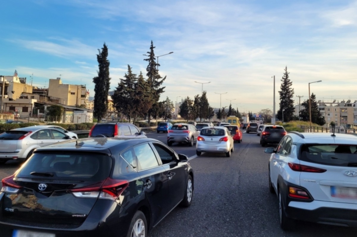 Πετρούπολη: «Μου έριξε μπουνιά στο σαγόνι»-Συγκλονίζει η οδηγός που ξυλοκοπήθηκε για μία προσπέραση