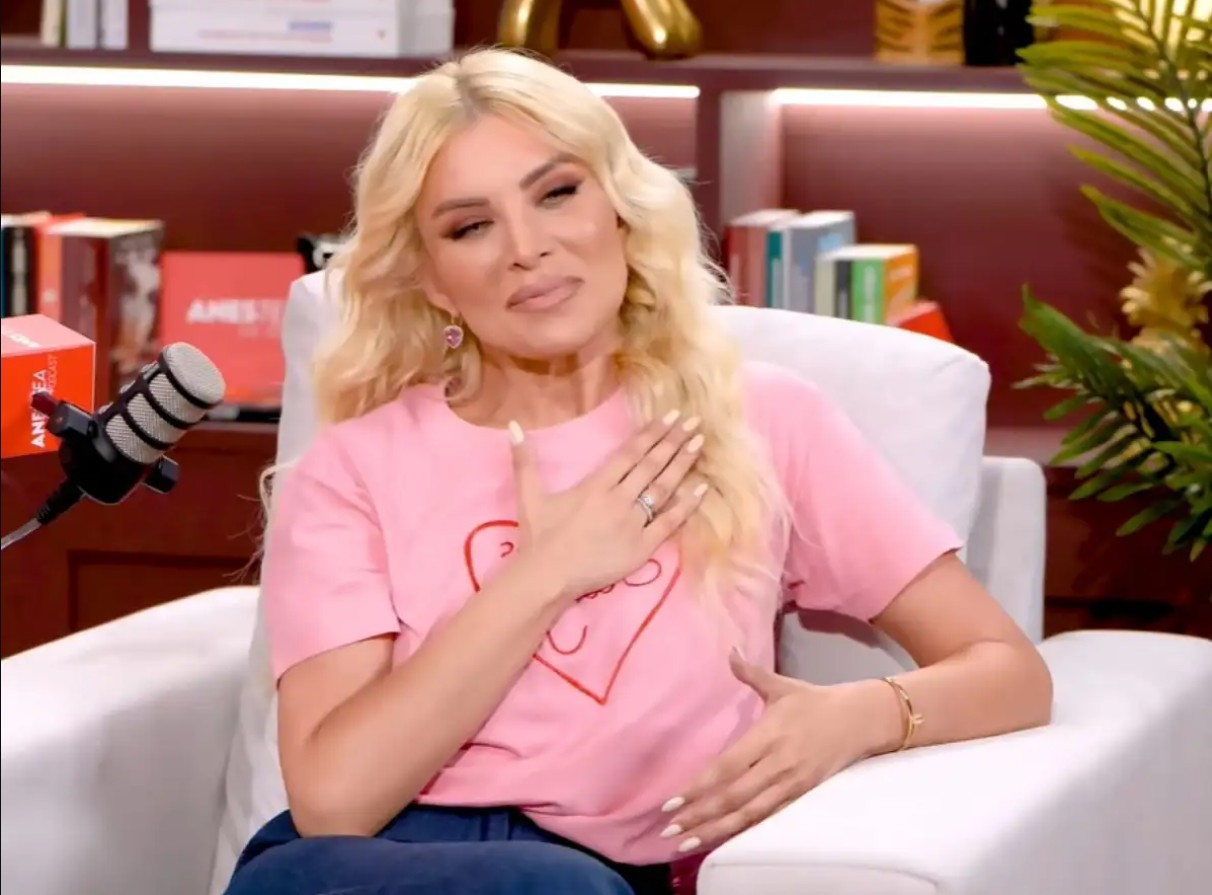 Σε μια ιδιαίτερα εξομολογητική συνέντευξη, η Κατερίνα Καινούργιου άνοιξε την καρδιά της στο νέο podcast του καλού της φίλου