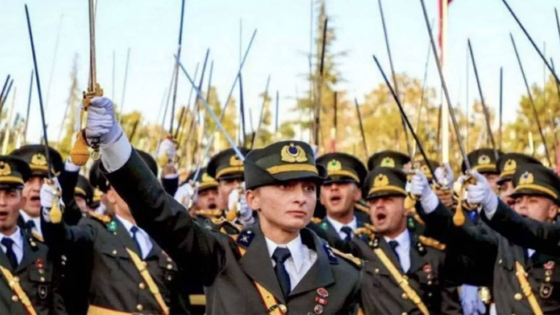 Συνεχίζοντας το σαφάρι των συλλήψεων Γκιουλενιστών ο Ερντογάν, και υπό τον φόβο να μην πάθει κανένα χουνέρι, ειδικά τώρα που το Ιράν