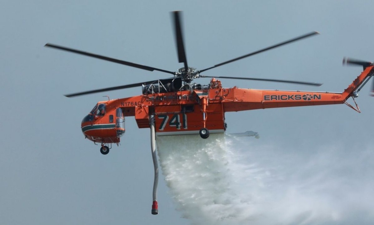 Μεγάλη φωτιά μαίνεται στην Ανάβυσσο: Μήνυμα του 112 για άμεση εκκένωση και της Παλαιάς Φώκαιας