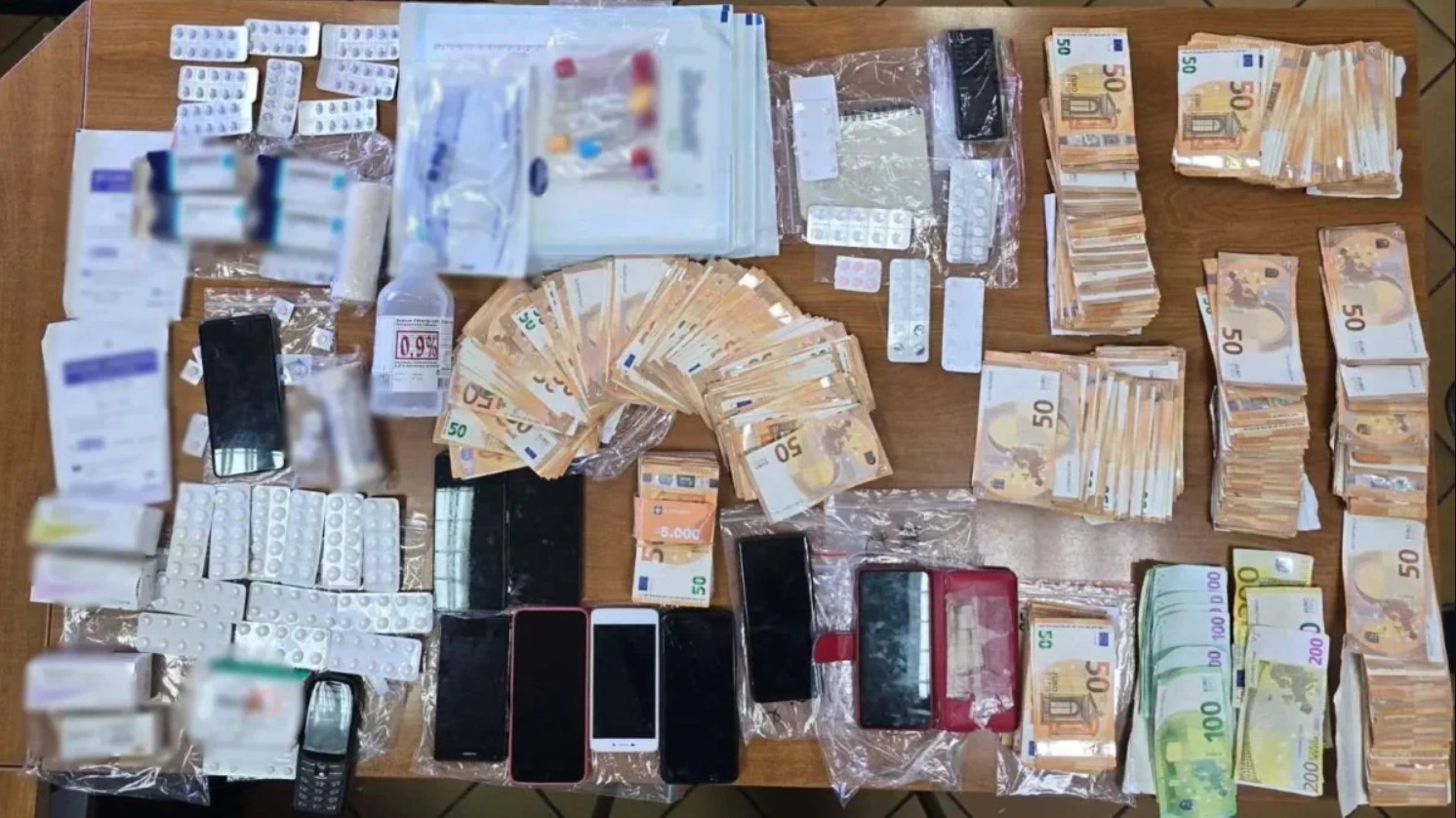 Στα χέρια της ΕΛ.ΑΣ. κύκλωμα με «μαϊμού» αναπηρικά επιδόματα – Η «εγκέφαλος», τα συνθηματικά και η ζημιά για το ελληνικό Δημόσιο