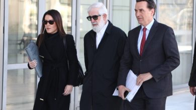 Ο Ζαχαρίας Σαλούστρος, συνήγορος υπεράσπισης της πρώτης γυναίκας που καταγγέλλει τον Πέτρο Φιλιππίδη για σεξουαλικά αδικήματα