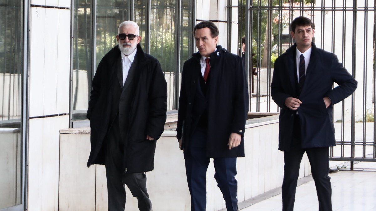 Καταιγιστικές αποκαλύψεις στη δίκη Φιλιππίδη: Ένταση στο δικαστήριο μετά τις καταθέσεις των ηθοποιών Γ. Καρκά και Γ. Γαβριήλ - Ερωτηματικά γύρω από το ρόλο του Σπύρου Μπιμπίλα στην υπόθεση