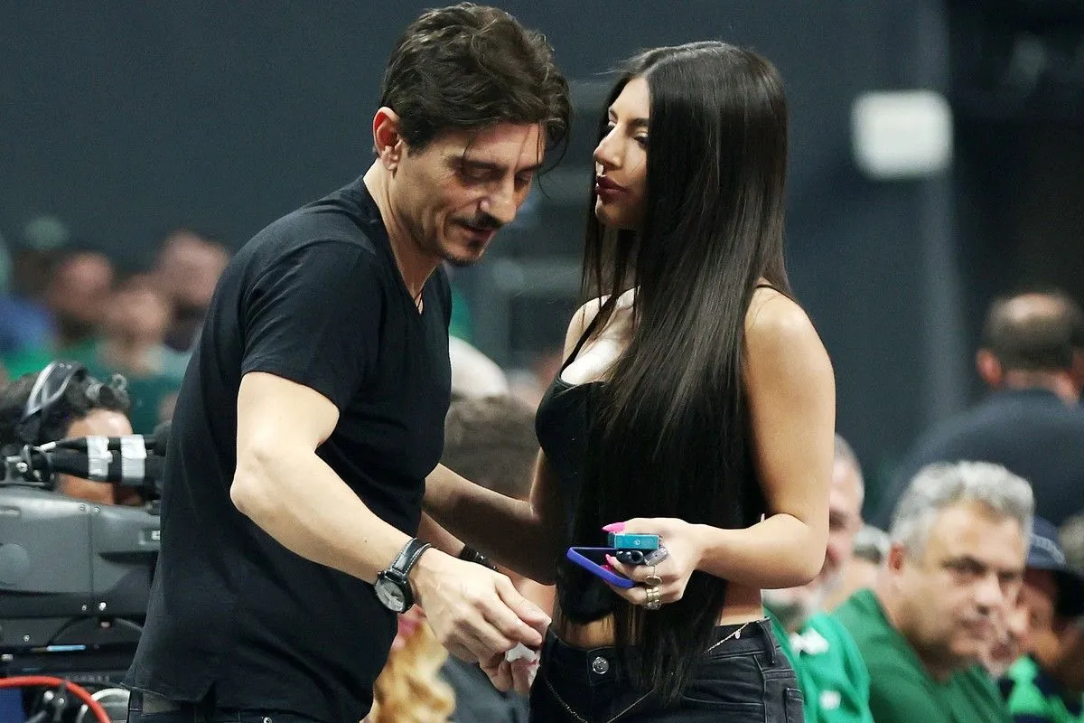 Ξεσπά η Δέσποινα Γιαννακοπούλου μετά τις ντροπιαστικές εικόνες στο ΣΕΦ: «Με εξευτέλισαν γιατί είμαι η κόρη του Γιαννακόπουλου – Δεν θα μείνω σιωπηλή»