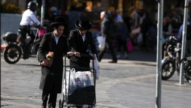 Ισραήλ: Ψυχραιμία επικρατεί στις τάξεις των πολιτών εν αναμονή αντιποίνων από το Ιράν – Προετοιμασία με εφόδια για άλλη μια νύχτα στα καταφύγια