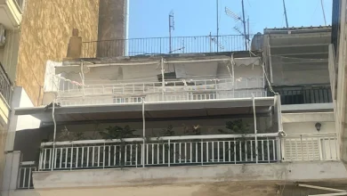 "Εξαφανίστηκαν" οι γονείς που παράτησαν το μωρό τους στο μπαλκόνι στη Θεσσαλονίκη