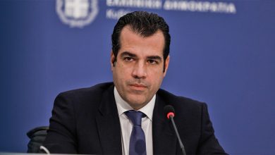 Τον Θάνο Πλεύρη τοποθετεί η κυβέρνηση στη θέση του Υπουργού Μετανάστευσης και Ασύλου, διαδεχόμενο τον Μάκη Βορίδη