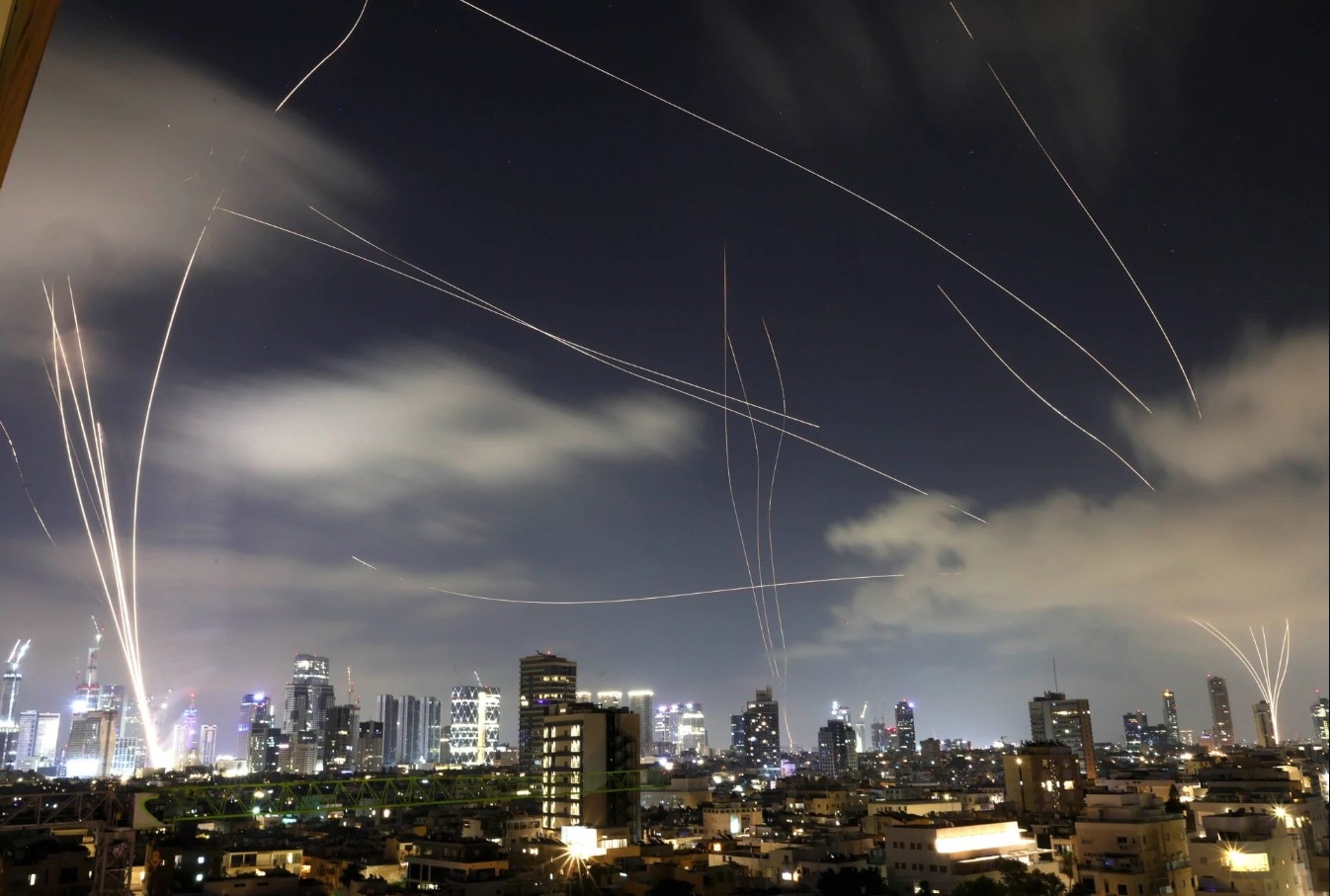 Ο συνεχιζόμενος πόλεμος ανάμεσα στο Ισραήλ και το Ιράν έχει ήδη αφήσει ισχυρό αποτύπωμα όχι μόνο σε γεωπολιτικό, αλλά και σε οικονομικό