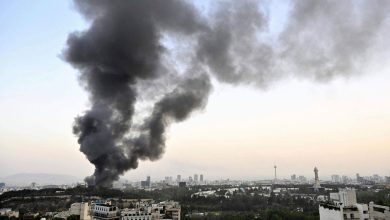 Πανικός επικρατεί στην Τεχεράνη, καθώς ισχυρές εκρήξεις συγκλονίζουν το βόρειο τμήμα της ιρανικής πρωτεύουσας.