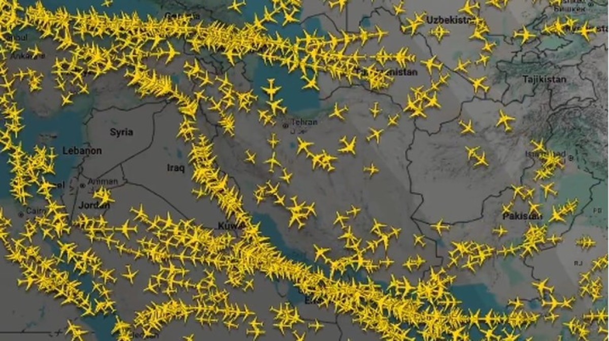 Θεαματικό timelapse δείχνει πως άδειασε ο εναέριος χώρος στη Μέση Ανατολή μετά την επίθεση του Ισραήλ στο Ιράν