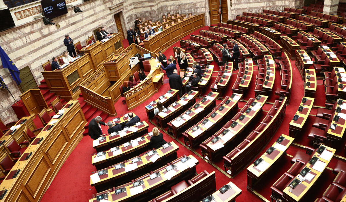 Στη δημοσιότητα δόθηκαν σήμερα, αποσπάσματα από τη δικογραφία που φέρεται να εμπλέκει τρεις Υφυπουργούς και τον Γενικό Γραμματέα