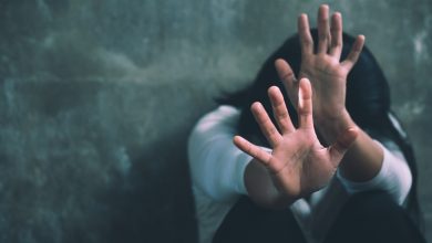 Πίσω από τις πόρτες ενός φαινομενικά συνηθισμένου σπιτιού στη Ρόδο, για περισσότερα από δεκαπέντε χρόνια, εξελισσόταν μια φρικτή υπόθεση.