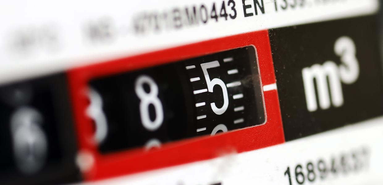 Με τις υψηλές θερμοκρασίες να επιμένουν και την τιμή του ρεύματος να έχει φτάσει στα ύψη, η χρήση του κλιματιστικού