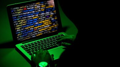 Ο χάκερ και σύμβουλος ασφαλείας στην Prism Infosec, Kieran Burge, την ώρα που οι κλοπές δεδομένων από κινητά τηλέφωνα έχουν αυξηθεί