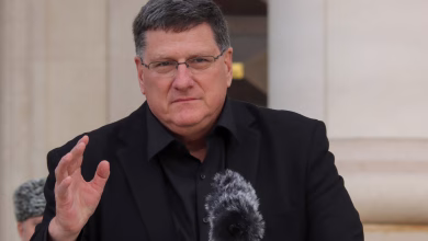 Ο πρώην αξιωματικός πληροφοριών της CIA και πρώην επιθεωρητής οπλικών συστημάτων Σκοτ Ρίτερ, κατά τη διάρκεια συνέντευξής του