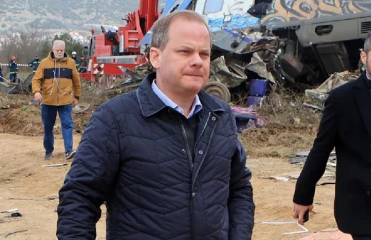 Ο πρώην υπουργός Μεταφορών Κώστας Αχ. Καραμανλής παραπέμπεται για πλημμεληματική παράβαση καθήκοντος στην υπόθεση των Τεμπών