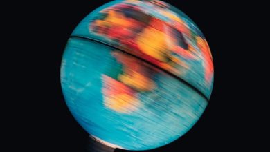 Ξυπνήσατε σήμερα και νιώθετε ότι όλα γυρίζουν πιο γρήγορα; Ε, ίσως να μην είναι απλώς στο μυαλό σας! Σήμερα η Γη θα ολοκληρώσει