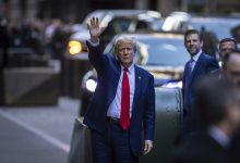 Ο Ντόναλντ Τραμπ, πλαισιωμένος από κορυφαίους αξιωματούχους και τον Γενικό Γραμματέα του ΝΑΤΟ, έριξε «πυρηνική» δήλωση από το Οβάλ