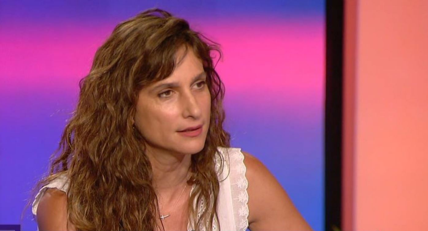 Μια σοκαριστική εξομολόγηση έκανε το βράδυ της Τρίτης η δημοφιλής ηθοποιός Μαρίνα Καλογήρου, εμφανιζόμενη στην εκπομπή “Καλύτερα Αργά”