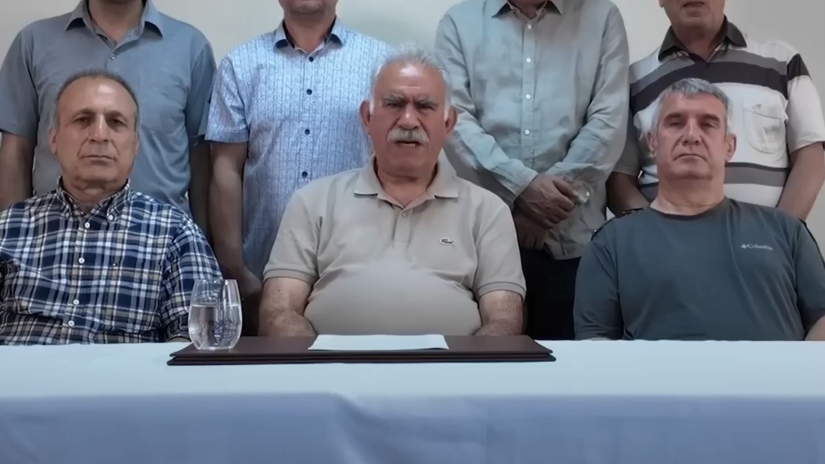 Ένα νέο κεφάλαιο φαίνεται να ανοίγει για το Κουρδικό ζήτημα έπειτα από την πρώτη δημόσια εμφάνιση και ηχηρό μήνυμα του Αμπντουλάχ Οτσαλάν