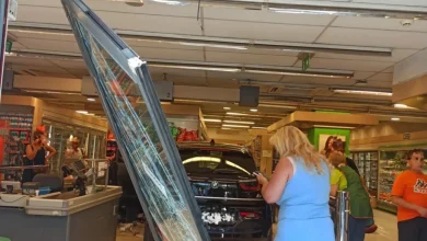 Σε άσχημη σωματική και ψυχολογική κατάσταση είναι το 7χρονο παιδί που τραυματίστηκε όταν ΙΧ εισέβαλλε σε σούπερ μάρκετ στη Νίκαια