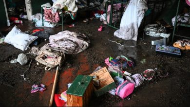 Σοκ και βαθιά θλίψη προκαλεί η είδηση του θανάτου δύο ανήλικων αδελφών στο Τέξας, οι οποίες βρέθηκαν νεκρές, πιασμένες χέρι-χέρι