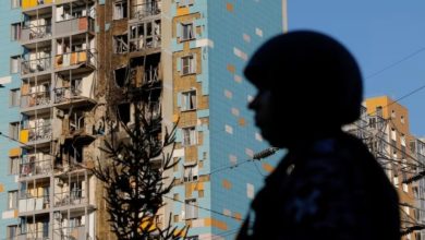 Σε κλιμάκωση των εχθροπραξιών με έμφαση στο εσωτερικό της ρωσικής επικράτειας φαίνεται πως προχωρά η Ουκρανία, εξαπολύοντας μαζική