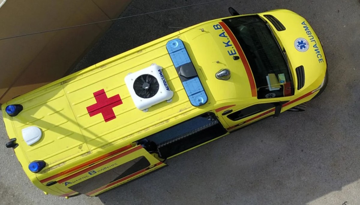 Σοκαριστικό δυστύχημα σημειώθηκε το πρωί της Παρασκευής στην περιοχή Κουμαριές της Κεφαλονιάς, όταν ένας άνδρας καταπλακώθηκε