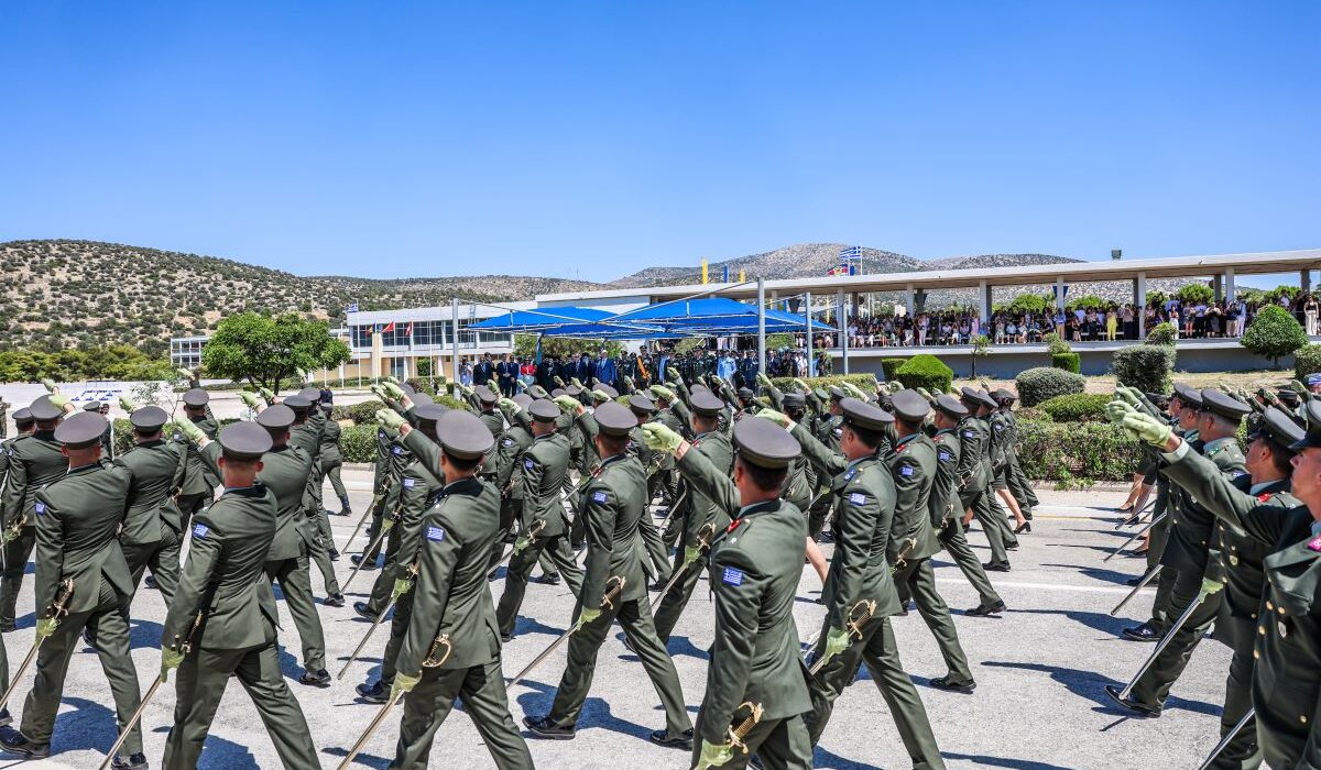 Σε ελεύθερη πτώση βρέθηκαν φέτος οι βάσεις εισαγωγής στις Στρατιωτικές Σχολές, οι οποίες μέχρι πρότινος κατείχαν περίοπτη θέση στις