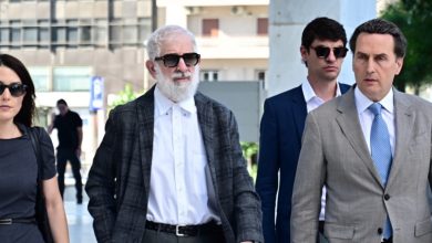 Αντιδράσεις προκάλεσε η πρόταση του εισαγγελέα για απαλλαγή του Πέτρου Φιλιππίδη και από τη δεύτερη κατηγορία απόπειρας βιασμού