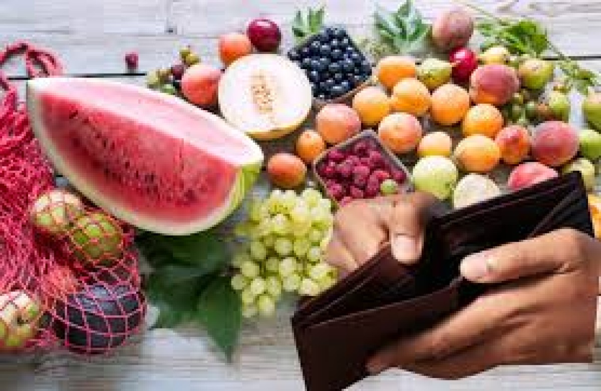 Το ελληνικό καλοκαίρι είναι άρρηκτα συνδεδεμένο με τη δροσιά και τη γεύση των εποχικών φρούτων.