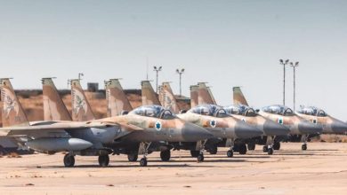 Σκηνές χάους καταγράφηκαν σήμερα στη Δαμασκό, καθώς το Ισραήλ εξαπέλυσε νέες σφοδρές αεροπορικές επιδρομές εναντίον καίριων στόχων