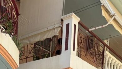 Ένα σκοτεινό μυστήριο καλούνται να διαλευκάνουν οι Αρχές στην Καλαμάτα, μετά τον εντοπισμό της σορού μίας γυναίκας, το μεσημέρι της