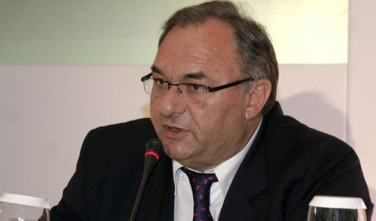 Μια φράση ήταν αρκετή για να βάλει «φωτιά» στο πολιτικό σκηνικό και να φέρει σε δεινή θέση τον βουλευτή της Νέας Δημοκρατίας,