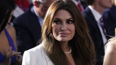 Η νέα πρέσβειρα των ΗΠΑ στην Ελλάδα, Κίμπερλι Γκιλφόιλ, δεν έρχεται απλώς για διπλωματία καλών προθέσεων: είναι η επίσημη «απεσταλμένη»