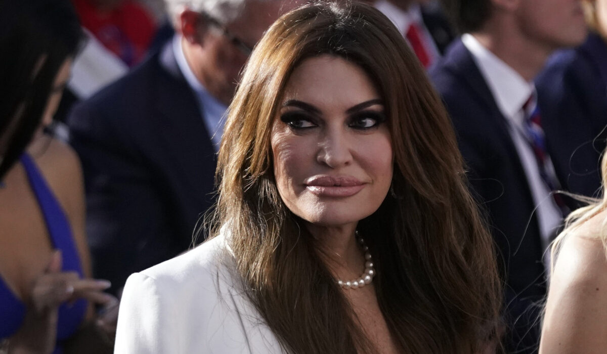 Η νέα πρέσβειρα των ΗΠΑ στην Ελλάδα, Κίμπερλι Γκιλφόιλ, δεν έρχεται απλώς για διπλωματία καλών προθέσεων: είναι η επίσημη «απεσταλμένη»